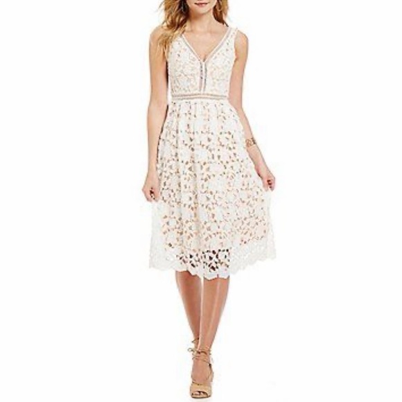 Gianni Bini Dresses & Skirts - Gianni Bini Cream Lace Midi Dress size S new without tag